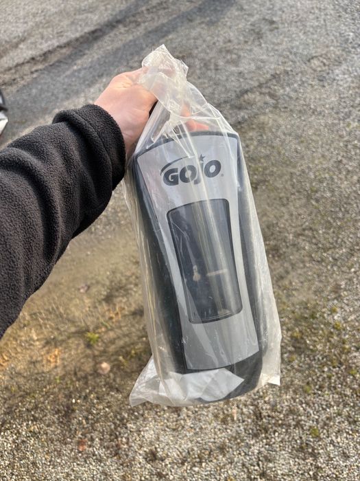 Dozownik mydła w piance GOJO ADX-7 NOWY