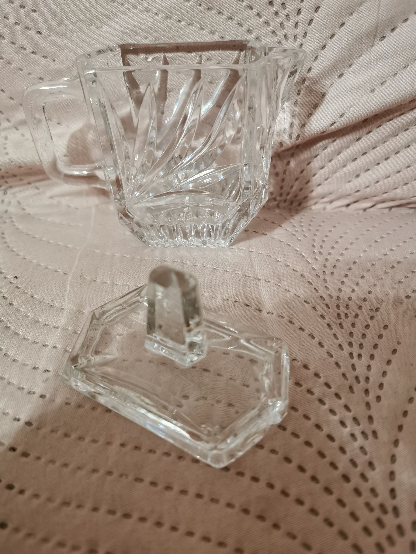 Kryształowy mlecznik z pokrywką ozdobny zdobiony pamiątki PRL