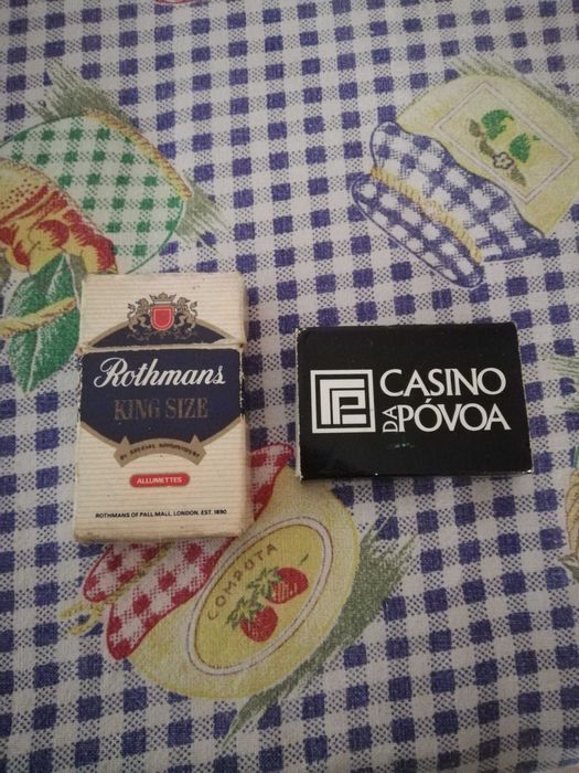 Isqueiros marlboro e caixa fósforos