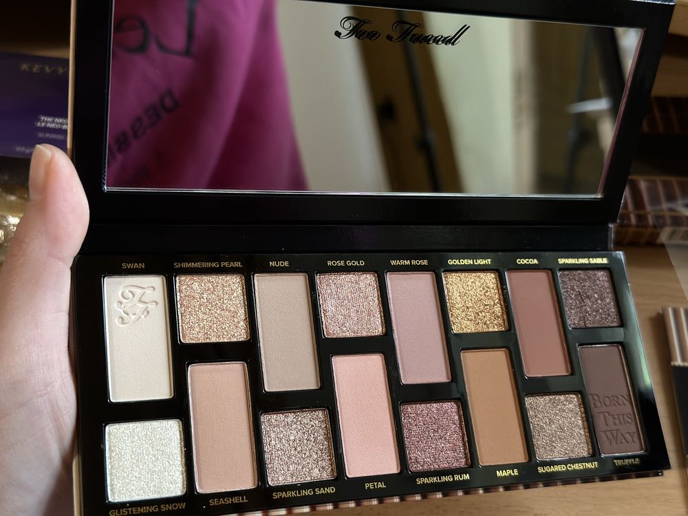 базова палетка тіней Too faced Born this way The natural nudes