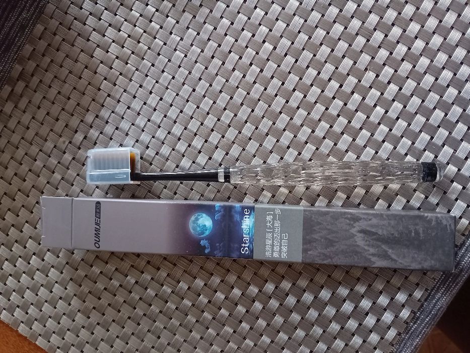 Wybielająca szczoteczka do zębów