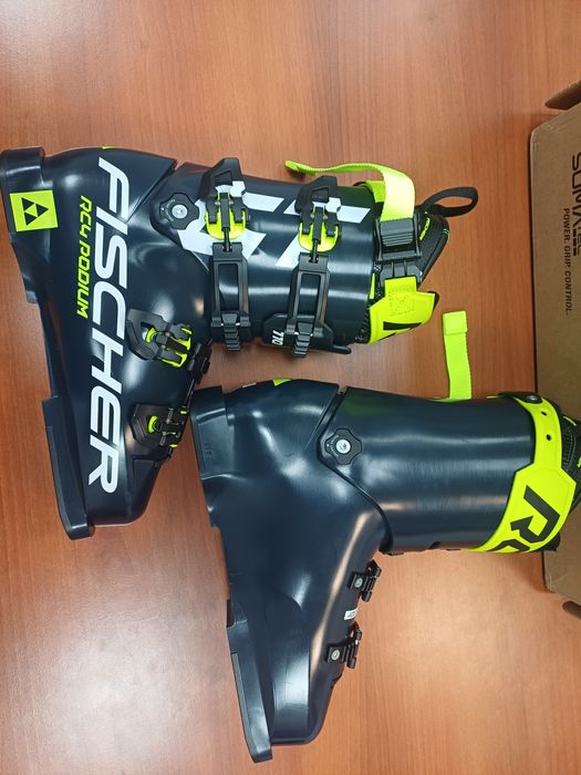 Buty narciarskie Fischer RC4Podium GT 110 VFF 275