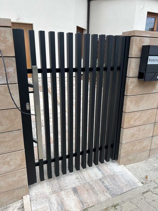 Balustrady nierdzewne  Płoty aluminiowe  ogrodzenia daszki szklane
