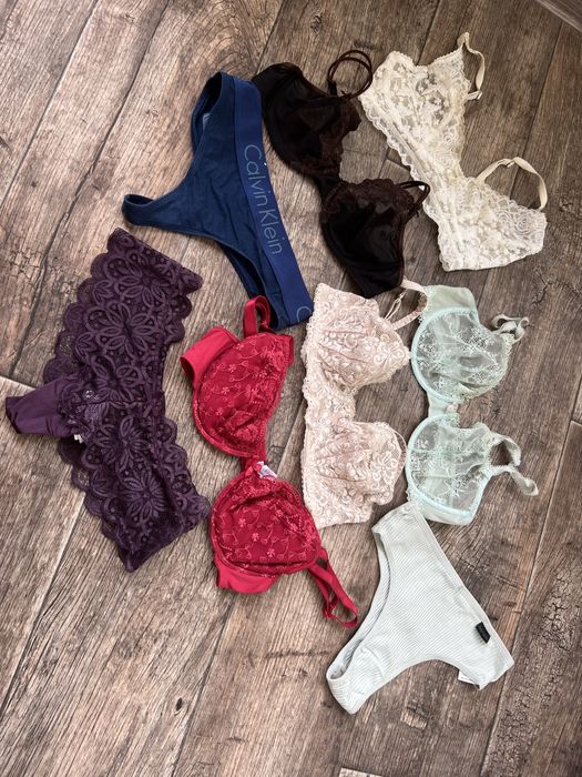 Трусики бюстгальтери комплект