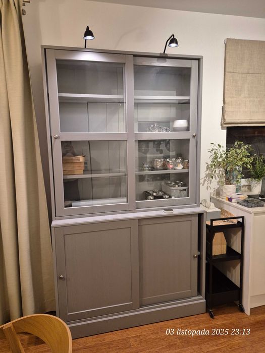 Sprzedam dwa regaly drewniane kolor szary z oswietleniem