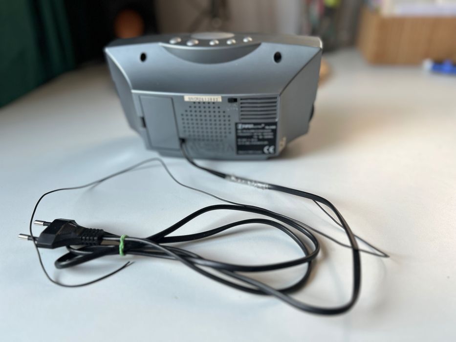 Radiobudzik FA-2400 (duże cyfry)