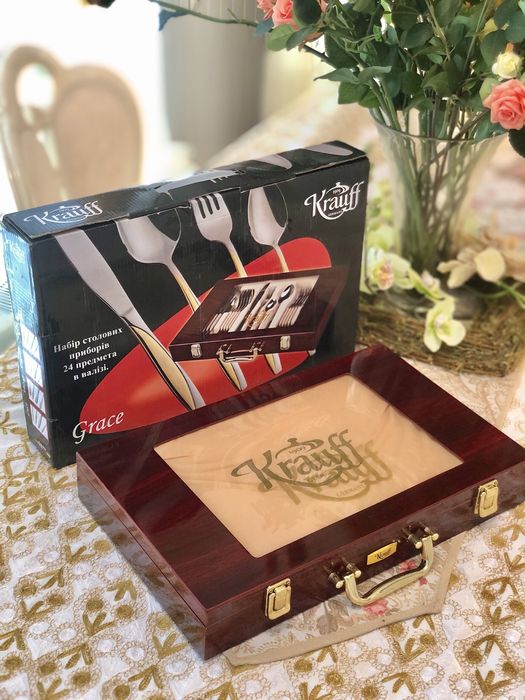 Набір столових приборів Krauff Grace 24 предмети в валізі
