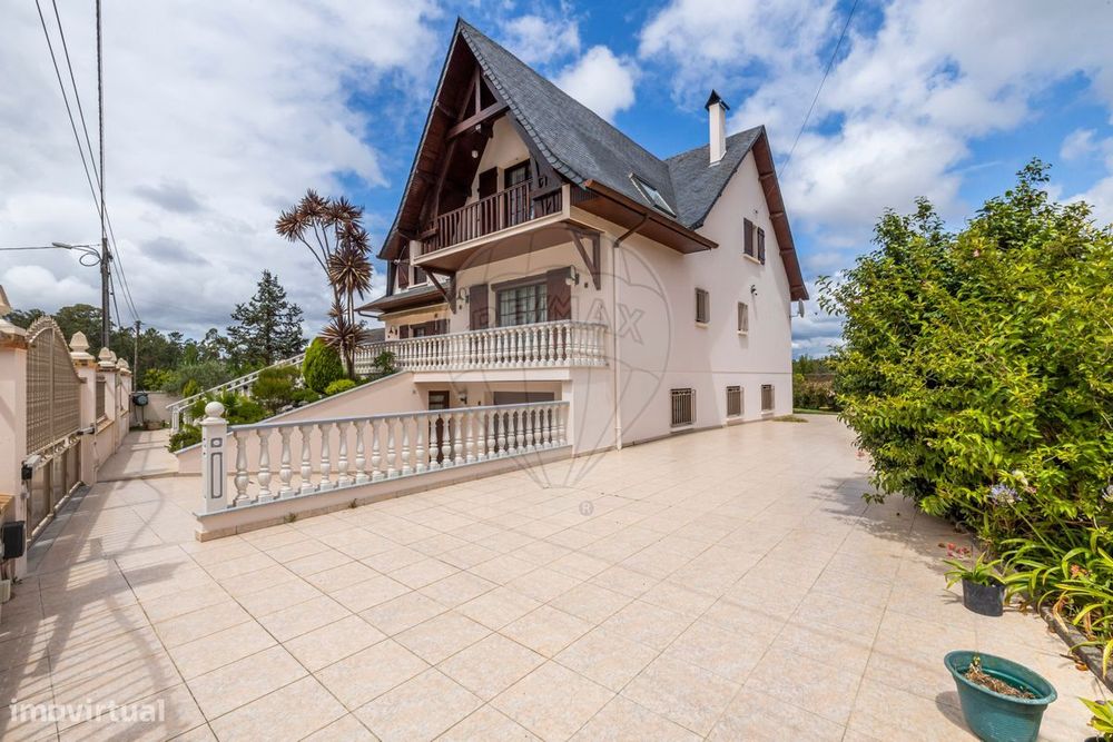 Moradia T5 para venda