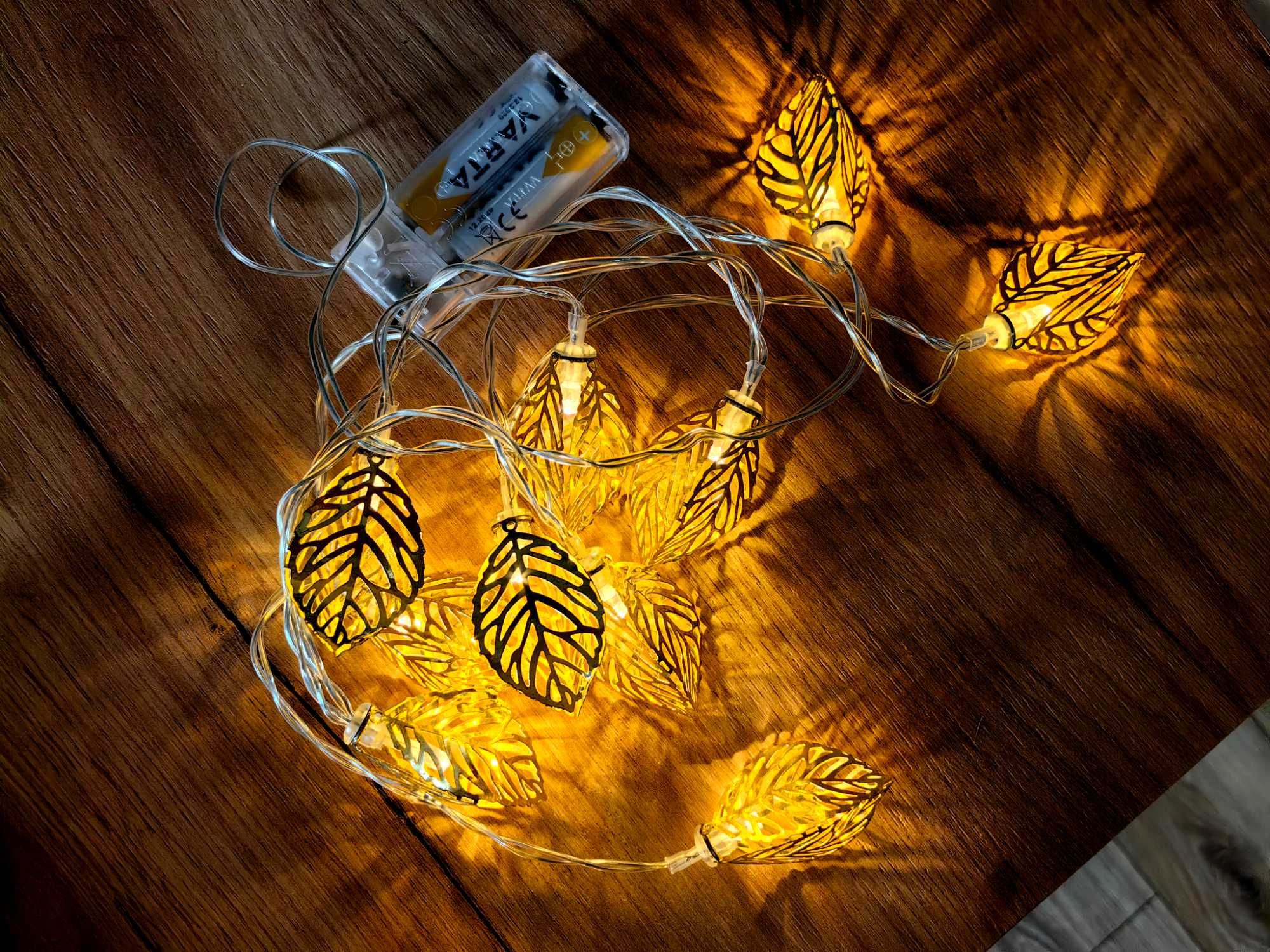 Lampki światełka liście złote boho loft jesień