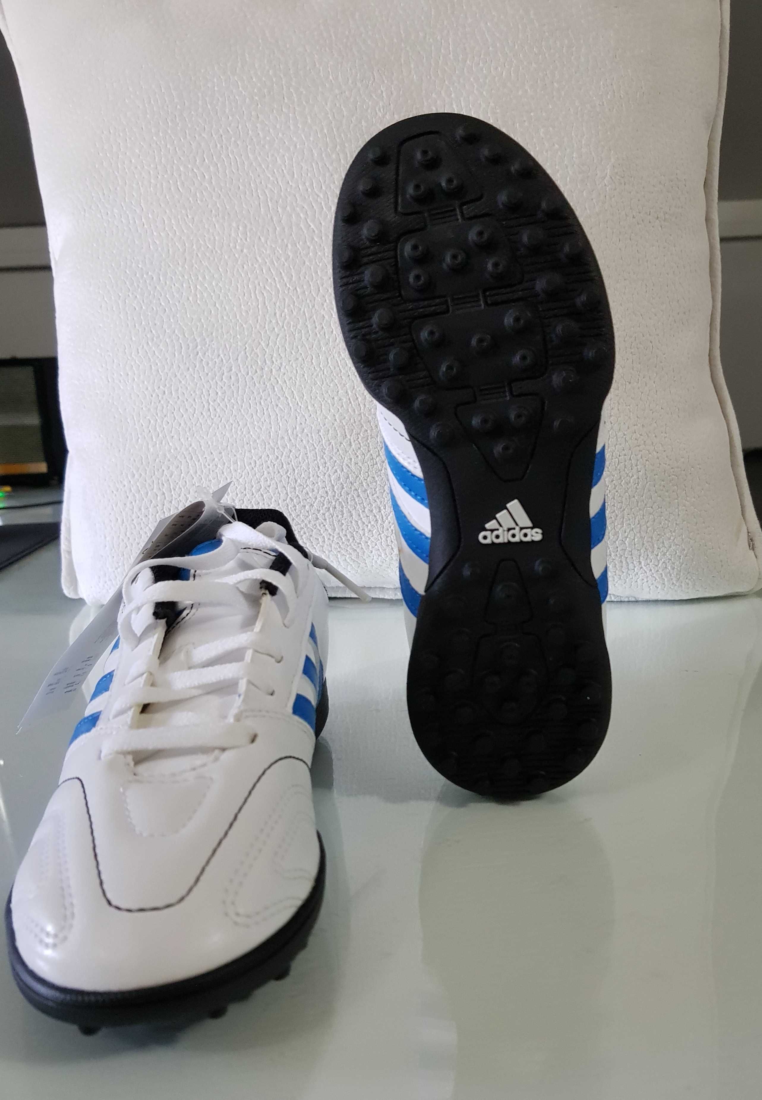 Chuteiras Adidas para Futebol, Novas em Folha, em Caixa Original, N°32