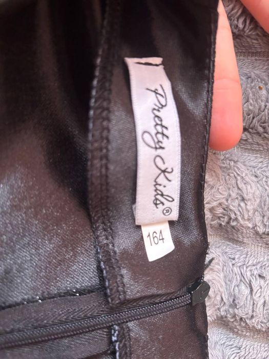 Чорна вечірня сукня