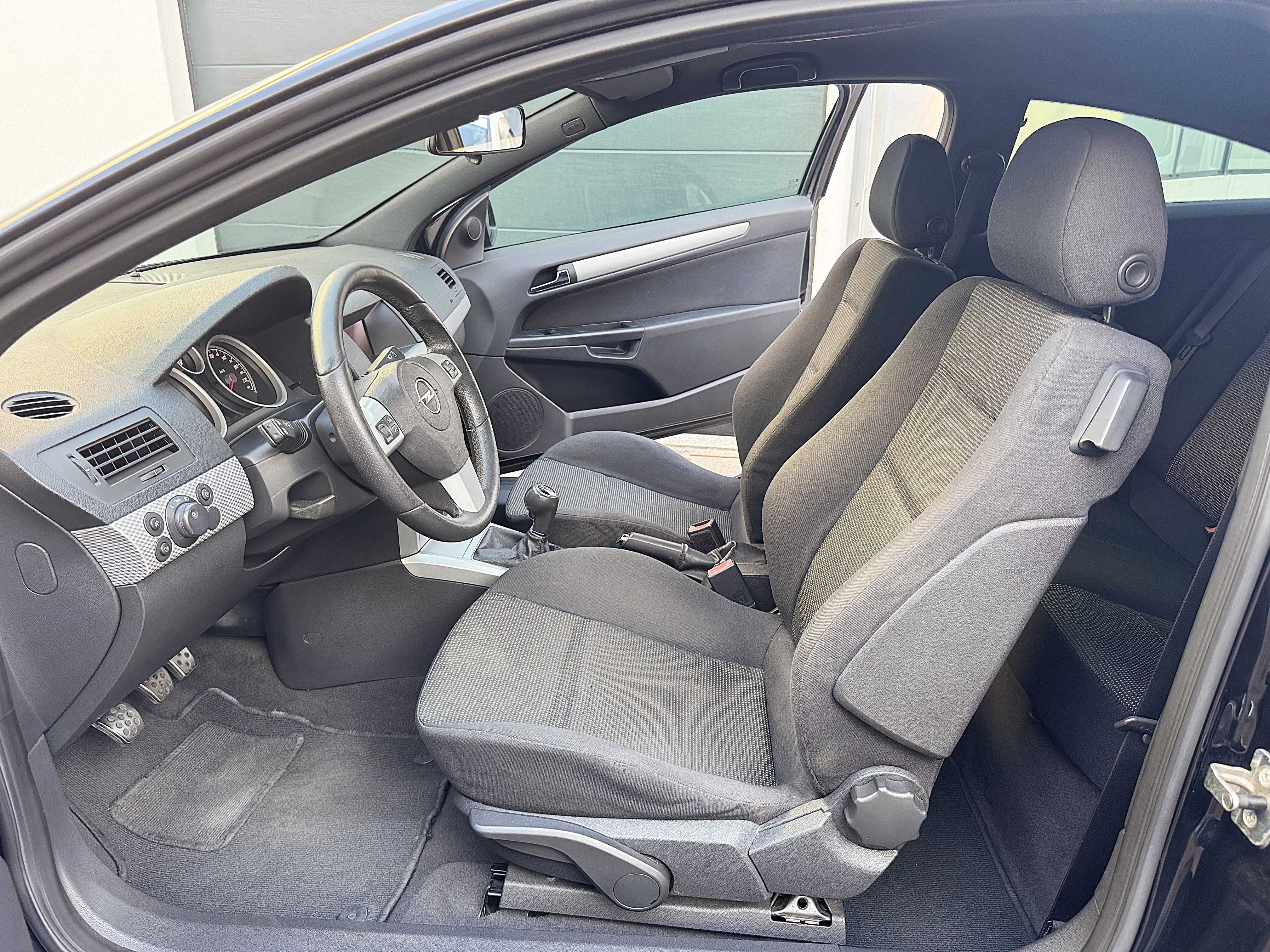 Opel Astra GTC 1.9 CDTI RESERVADO