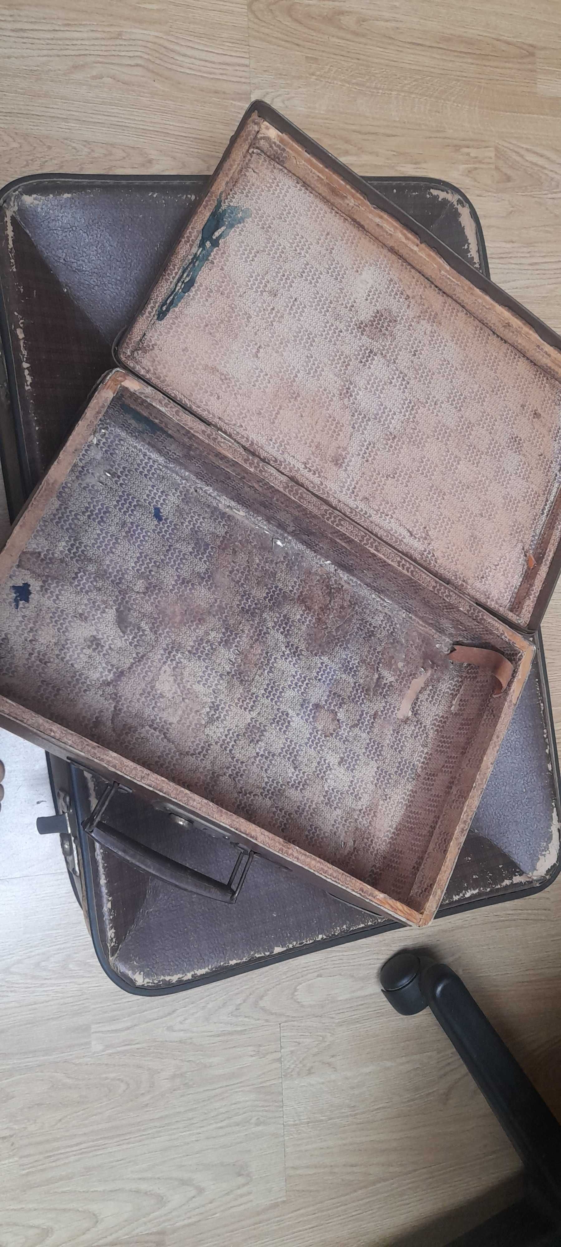 Stare walizki kuferki