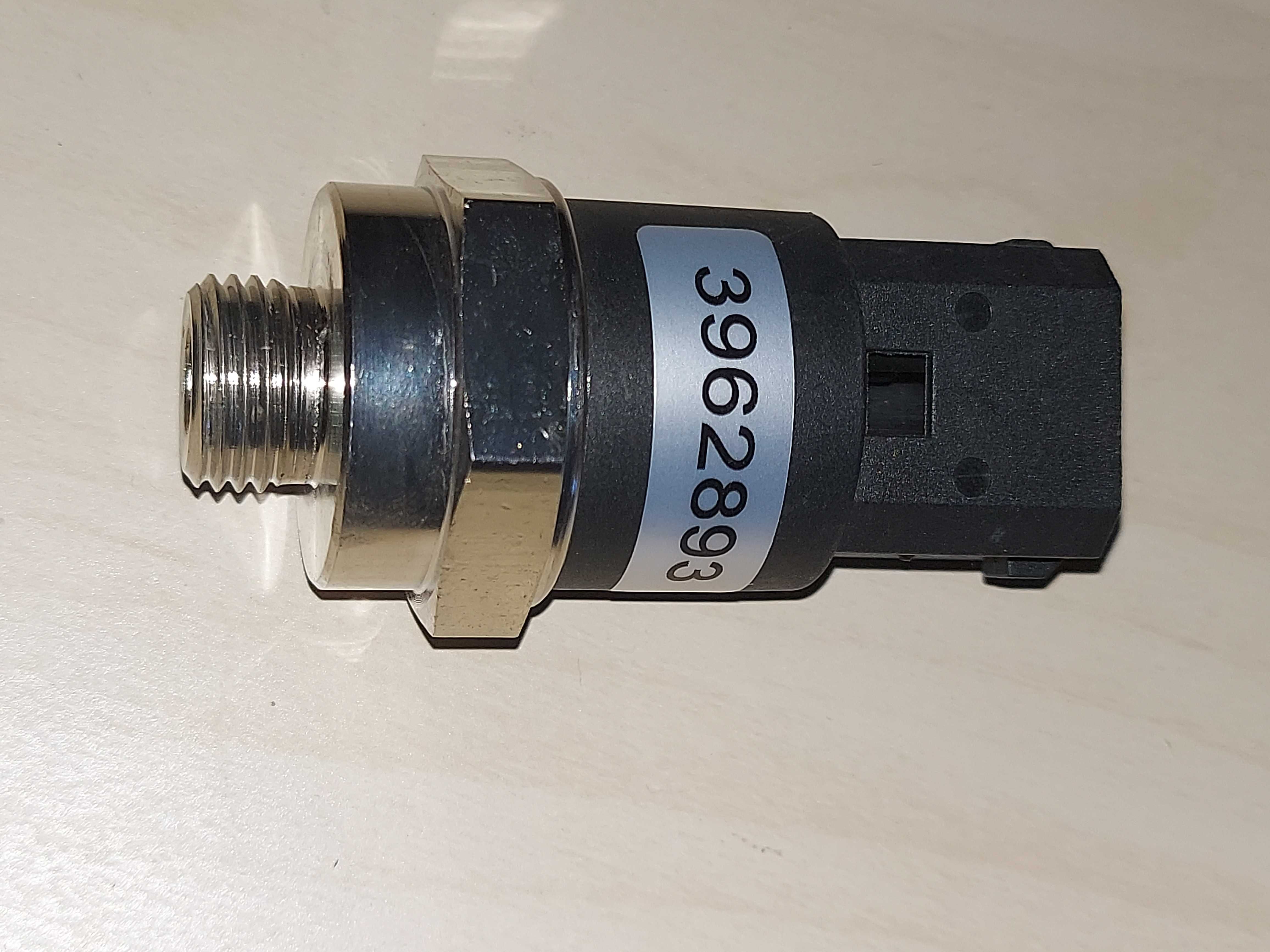 Sensor de pressão e transmissão de óleo do motor  3962.893