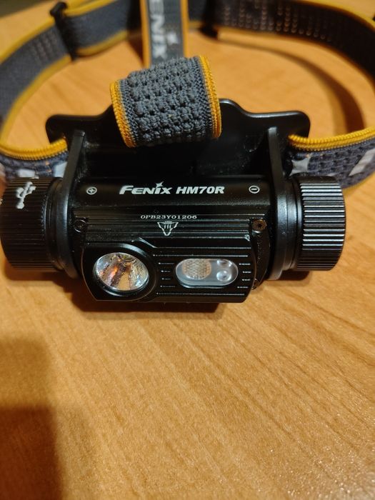 Latarka czołowa FENIX HM70R