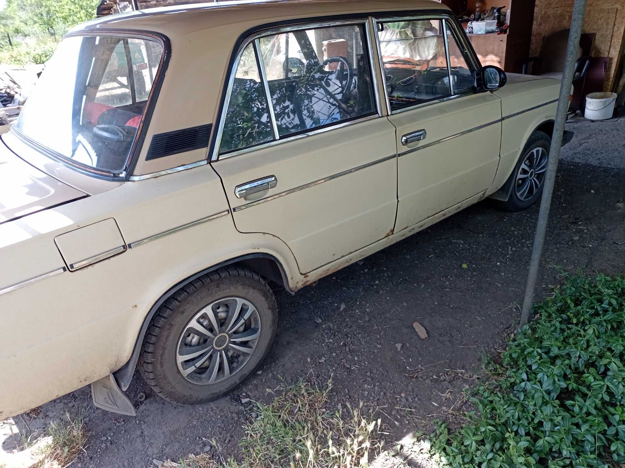 Автомобіль ВАЗ 2106