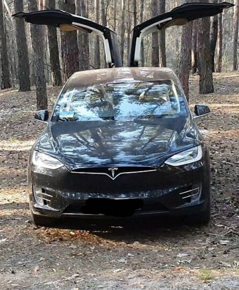 Tesla Х, 32000км, не бита