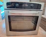 Piekarnik elektryczny do zabudowy marki Electrolux