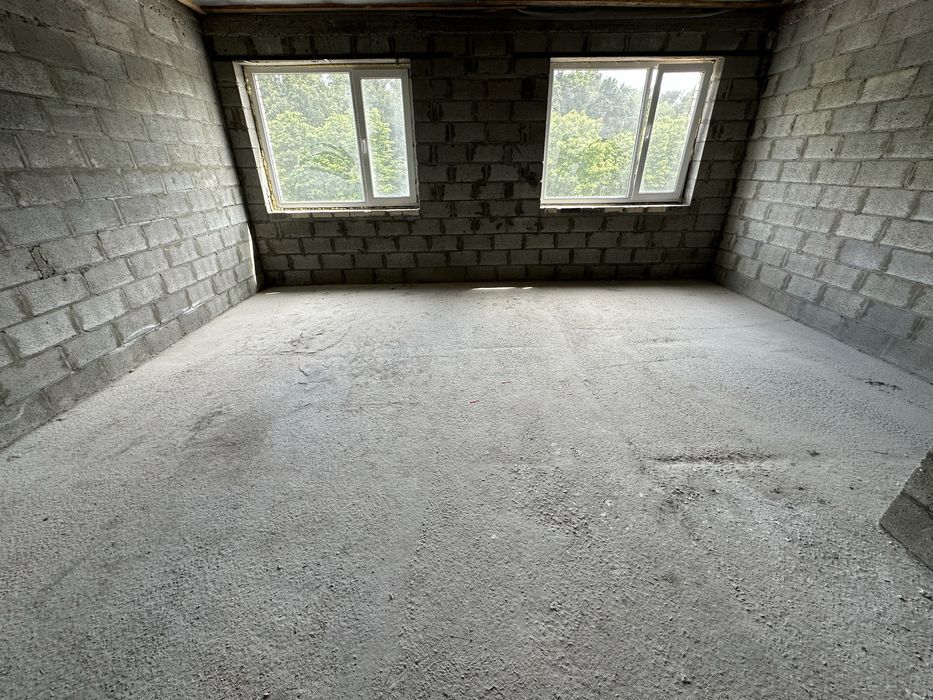 Продаж комерційного приміщення на Військбуді