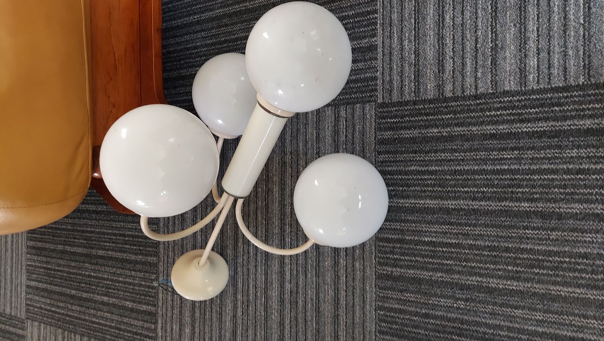 Lampa wisząca biała 4 kule