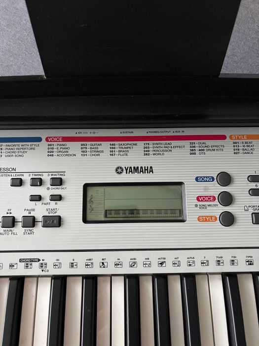 YAMAHA Keyboard PSR-E263