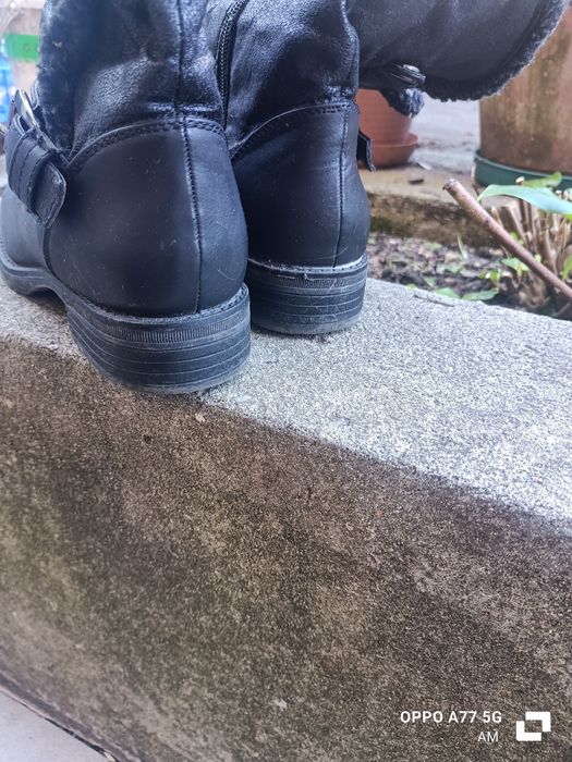 Botas com pelo tam. 37