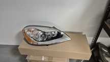 Lampa przednia Prawa VOLVO XC60 przed liftem Xenon skretny