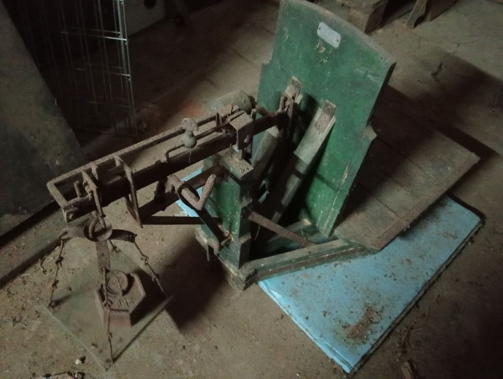 Balança de chão antiga