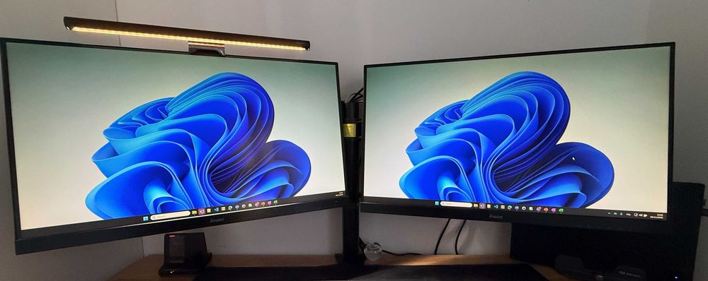 Dwa monitory Iiyama G-Master Black Hawk 27" + uchwyt