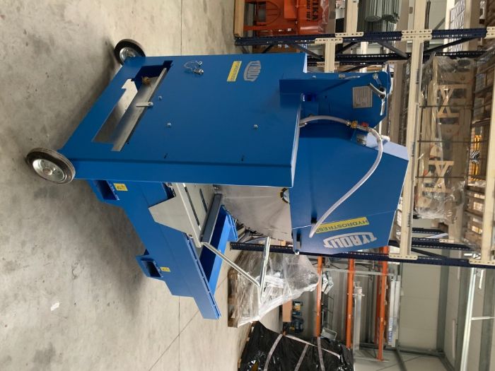 Piła przecinarka stolikowa Tyrolit TME 1000 7,5kW LISSMAC Silka Pustak