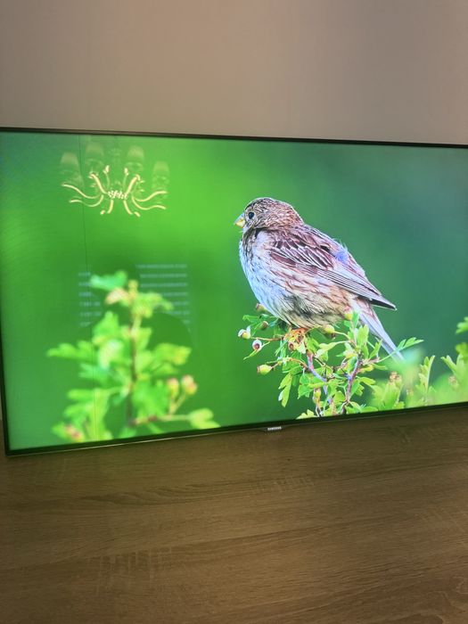 Трлевізор Samsong 40дюймів Смарт