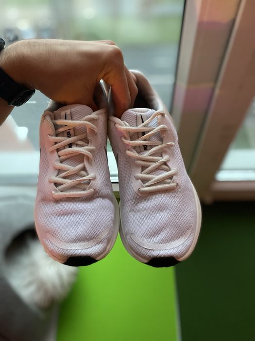 Кросівки жіночі NIKE Revolution 7