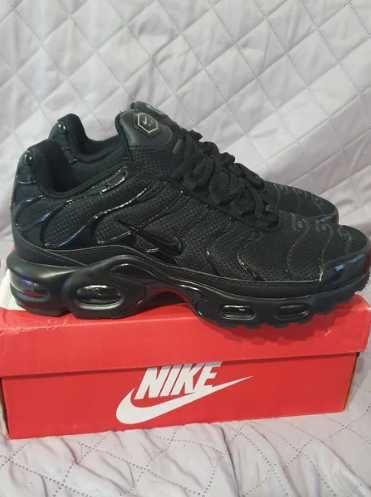 "Buty damskie Trampki"Nike_Air_Max_TN_Plus_czarny R.42