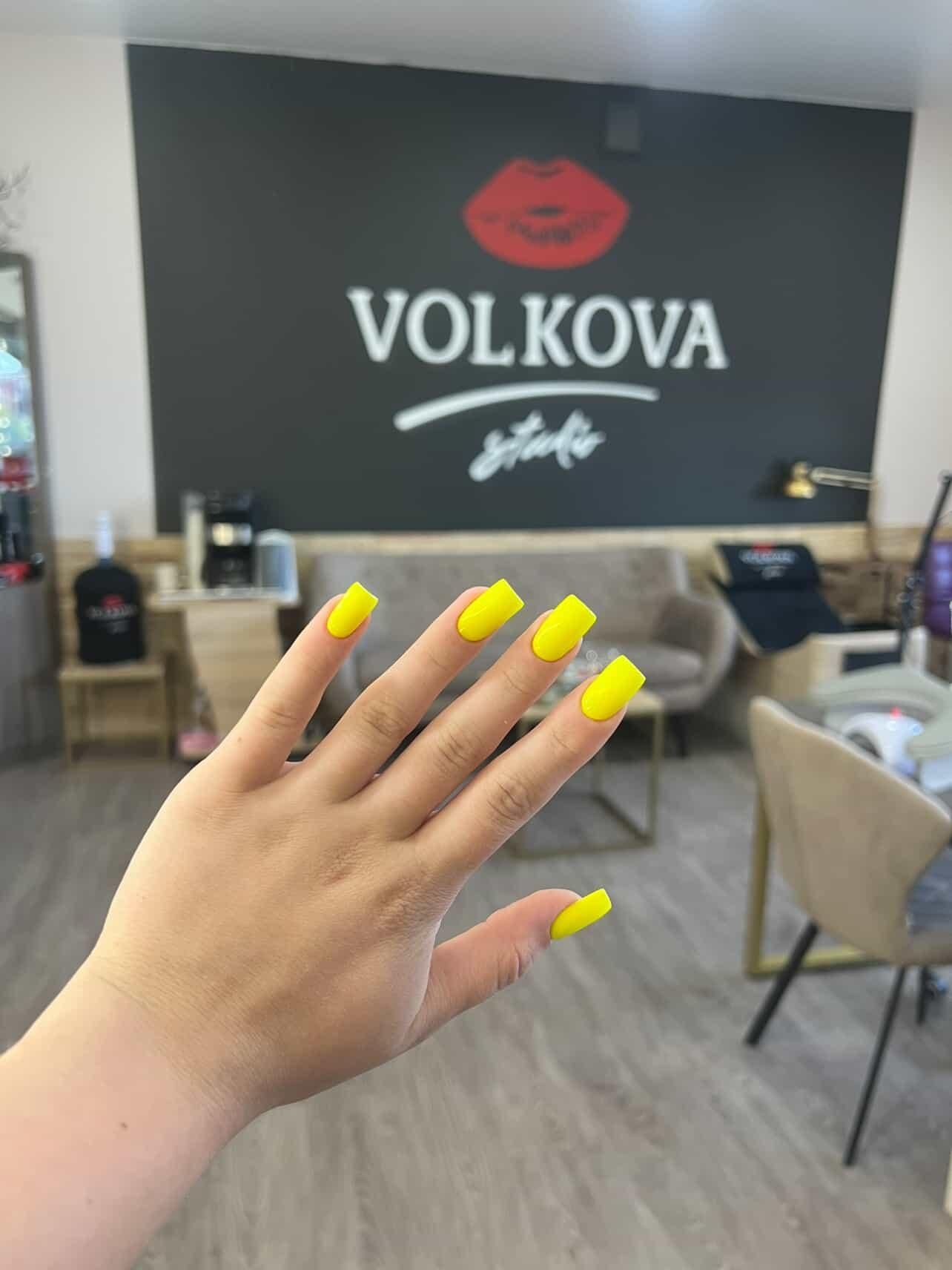Манікюр, педикюр Житомир