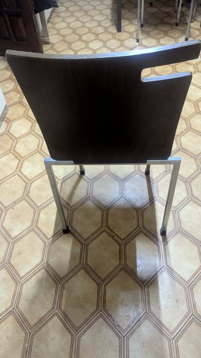 11 Cadeiras para café ou restaurante em muito bom estado