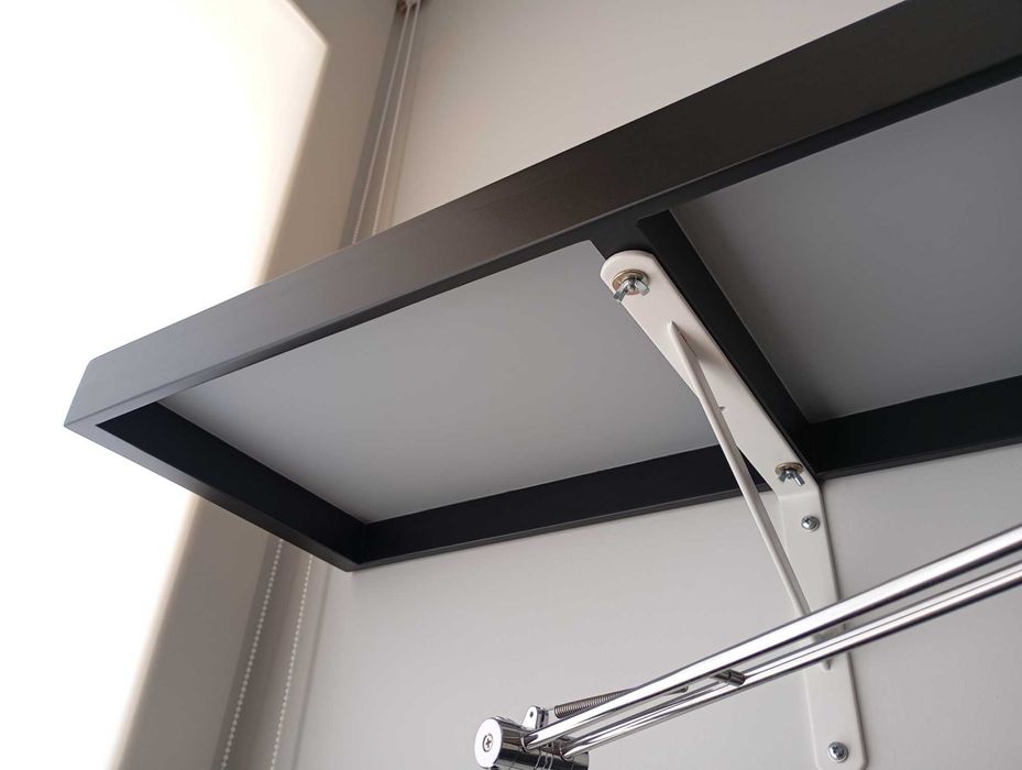 Estante de madeira estilo IKEA