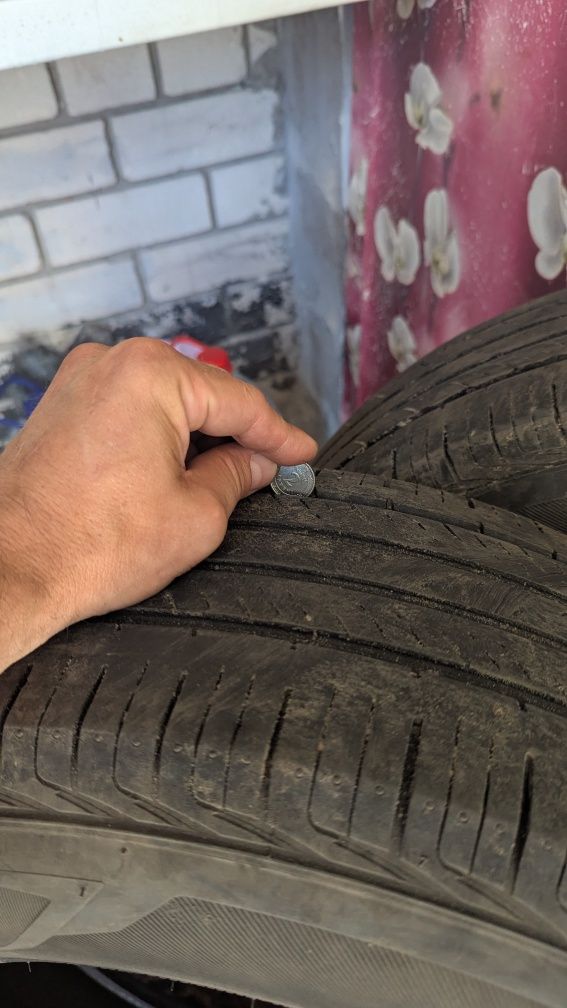 Продам резину лето 215/65 Р16