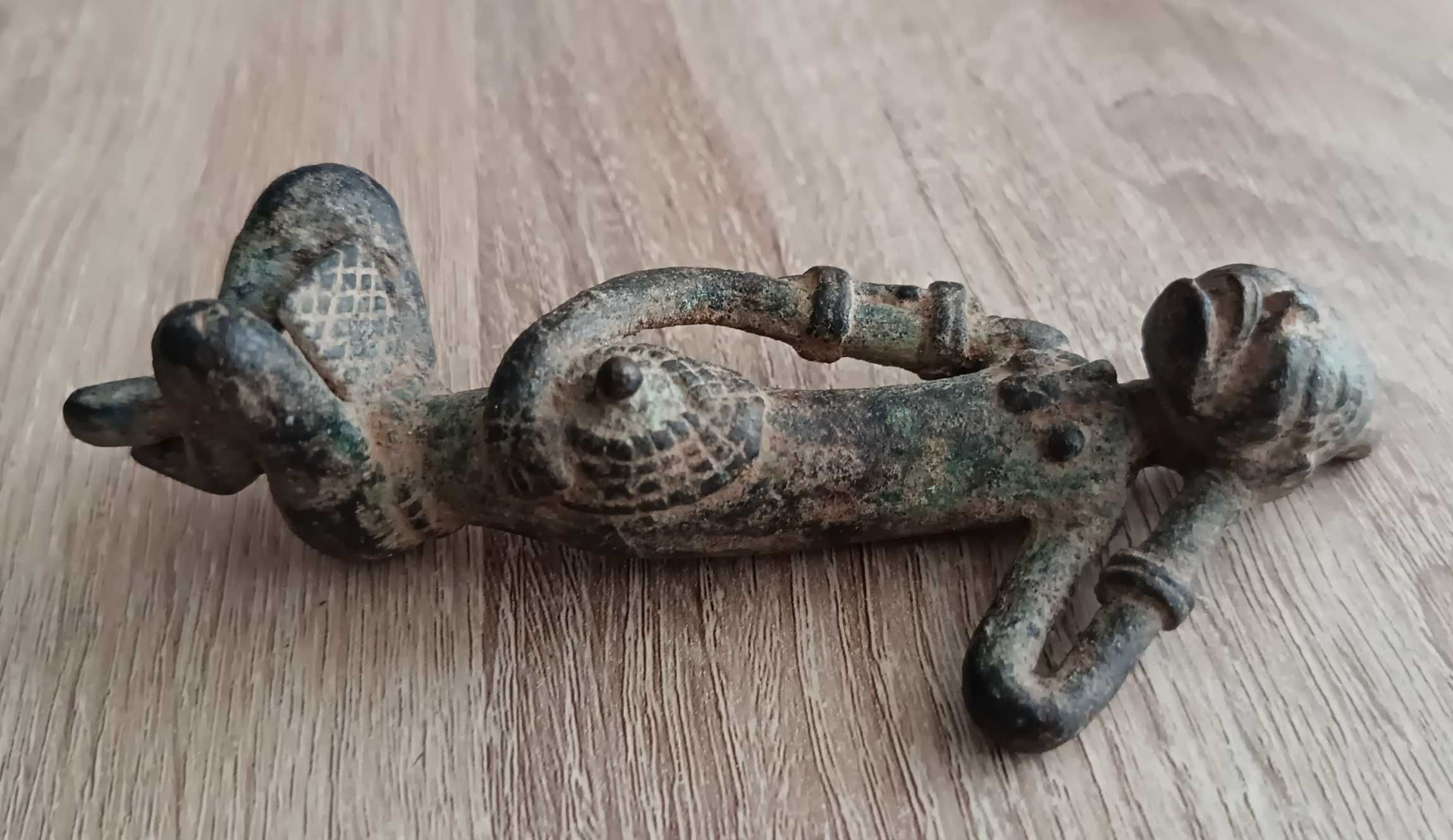 Figura de bronze Dogon (Guerreiro em descanso)