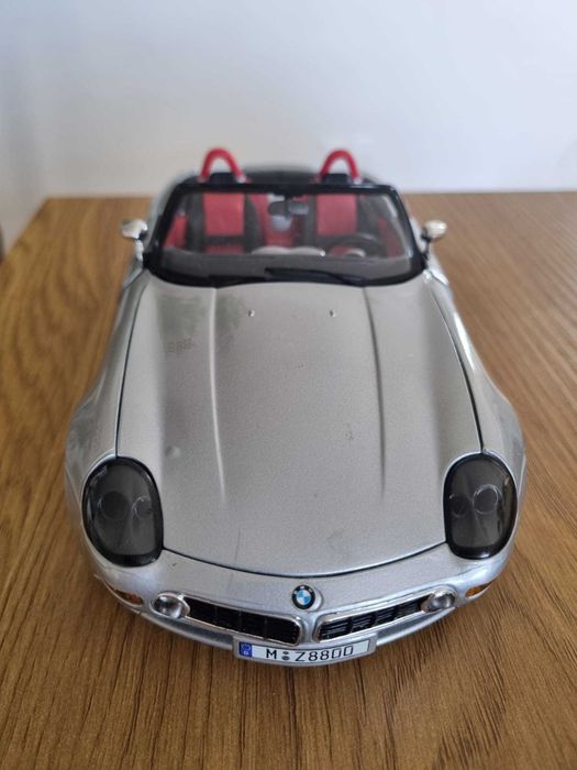 Miniatura BMW Z8 1/18