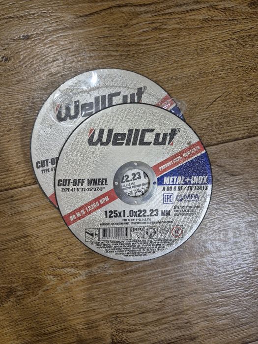 Відрізній диск по металу