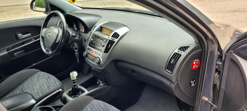 Ładna Kia Ceed 1.6 crdi 115km 2008r