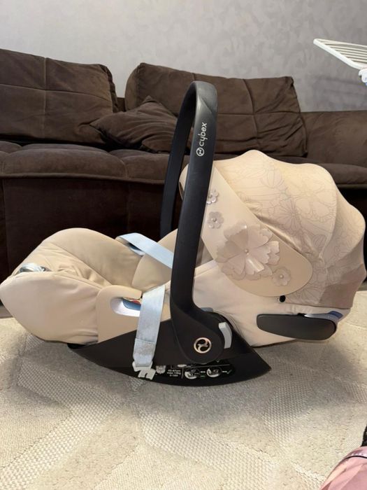 Автокрісло Cybex Cloud T Simply Flowers Beige