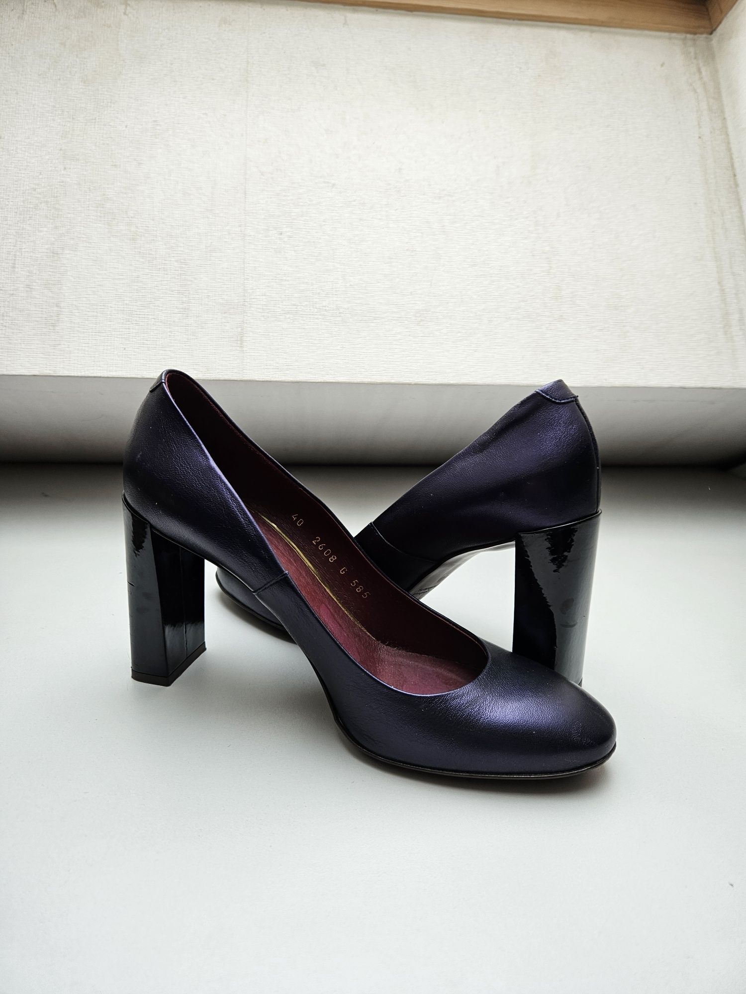 Buty na obcasie damskie Gino Rossi rozm.40