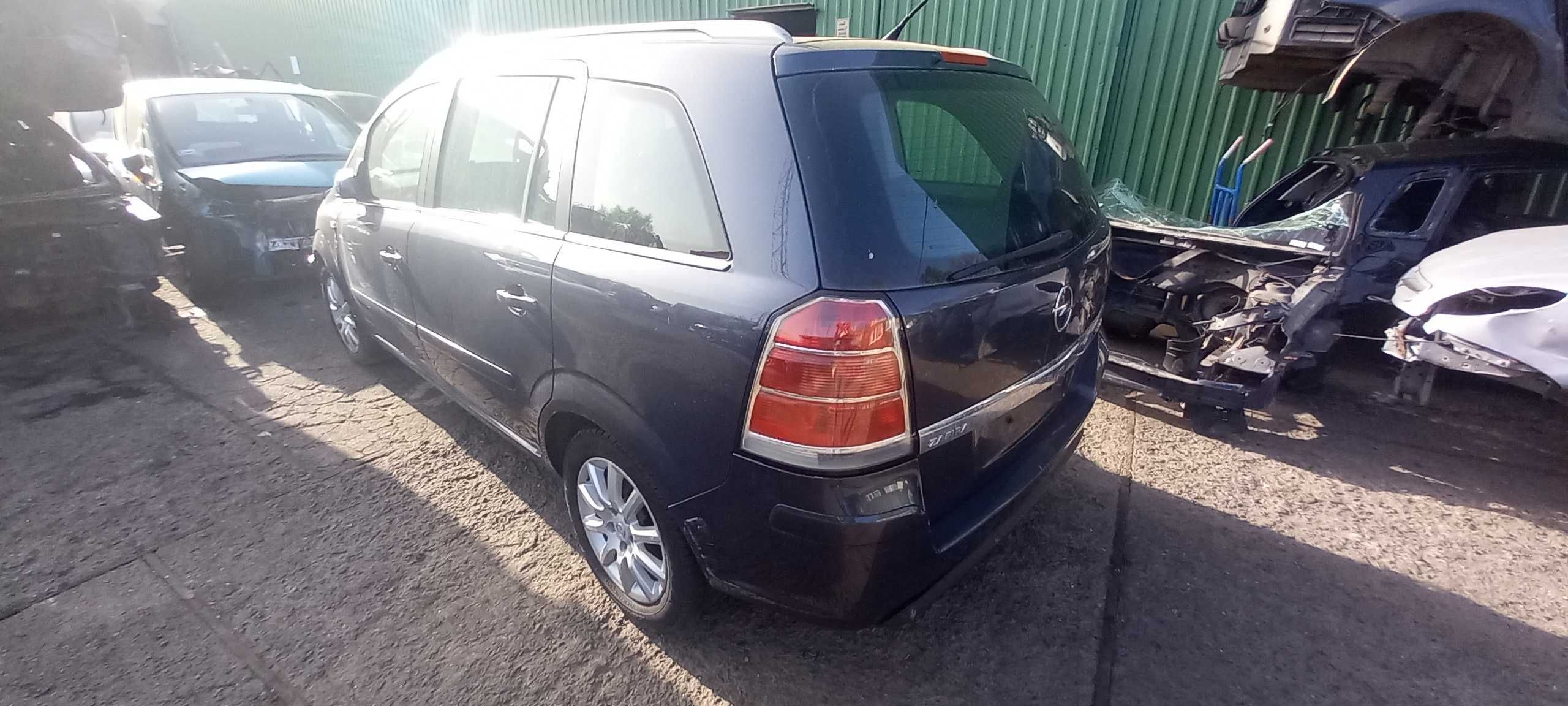 2005 Opel Zafira B 1.9 CDTI 101KM Z19DTL kolor Z168 Silnik części