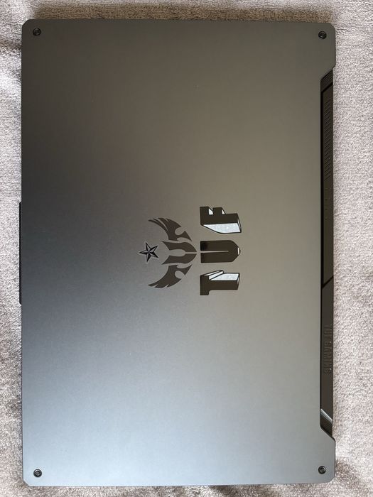 PILNIE SPRZEDAM!! Laptop ASUS TUF Gaming A17 + Podkładka chłodząca