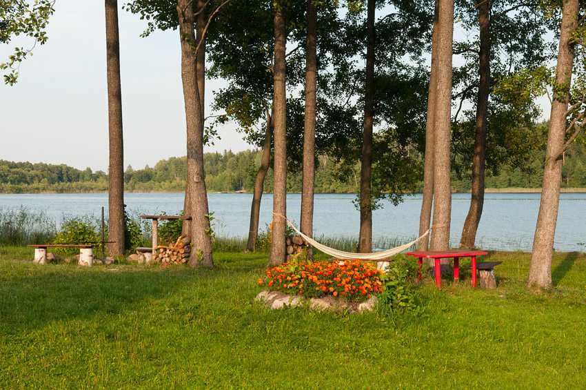 Domek z balia/jacuzzi nad jeziorem na mazurach