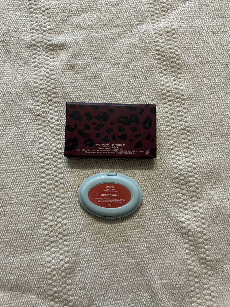 Zestaw kosmetyków Paleta Tarte maneater + róż w kremie Tarte