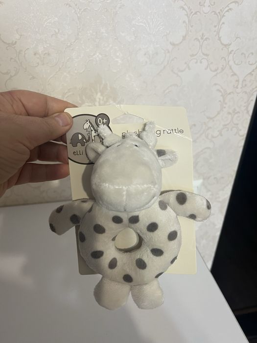 Маленька іграшка- брязкальце