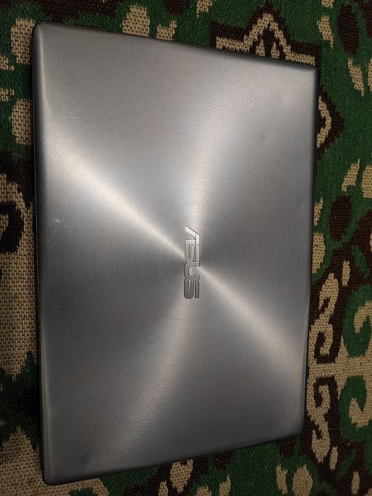 Asus UX331U на запчастини