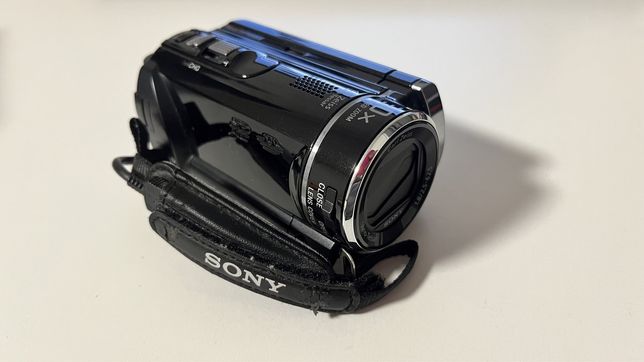 Видеокамера с проэктором Sony HDR-PJ200E